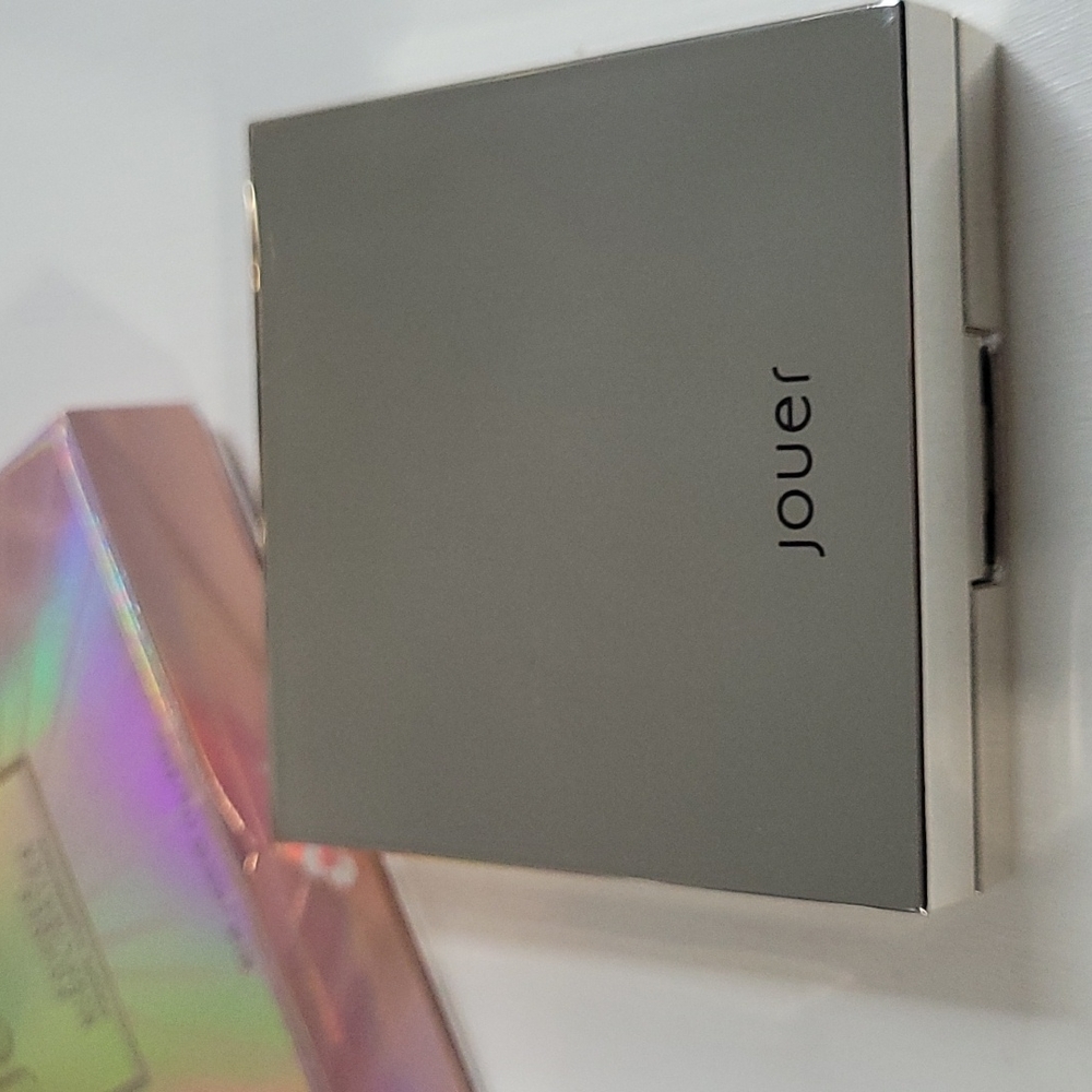 BNIB Jouer rose gold highlighter